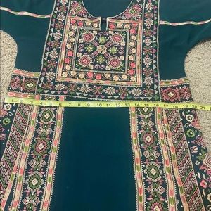 Green embroidered thobe 
New in prefect condition
Comes with belt